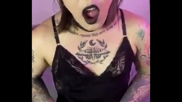 Batendo uma punheta gostosa pra você