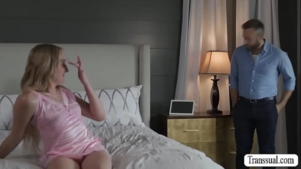 I fuck my bestfriends shemale stepsis on her bed